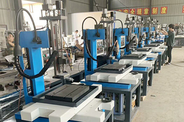 加工中心廠家 加工中心(xīn)廠家